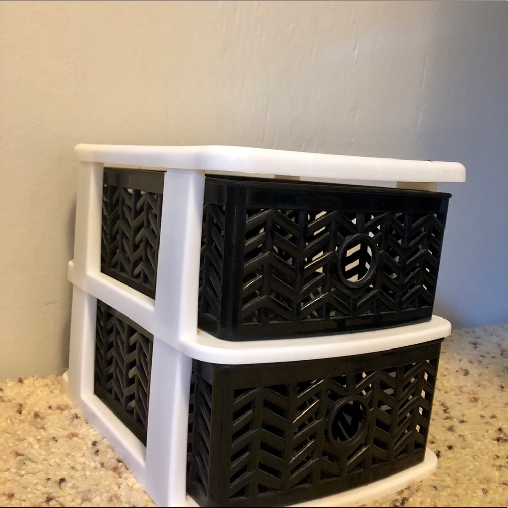 Black and White Makeup Organizer